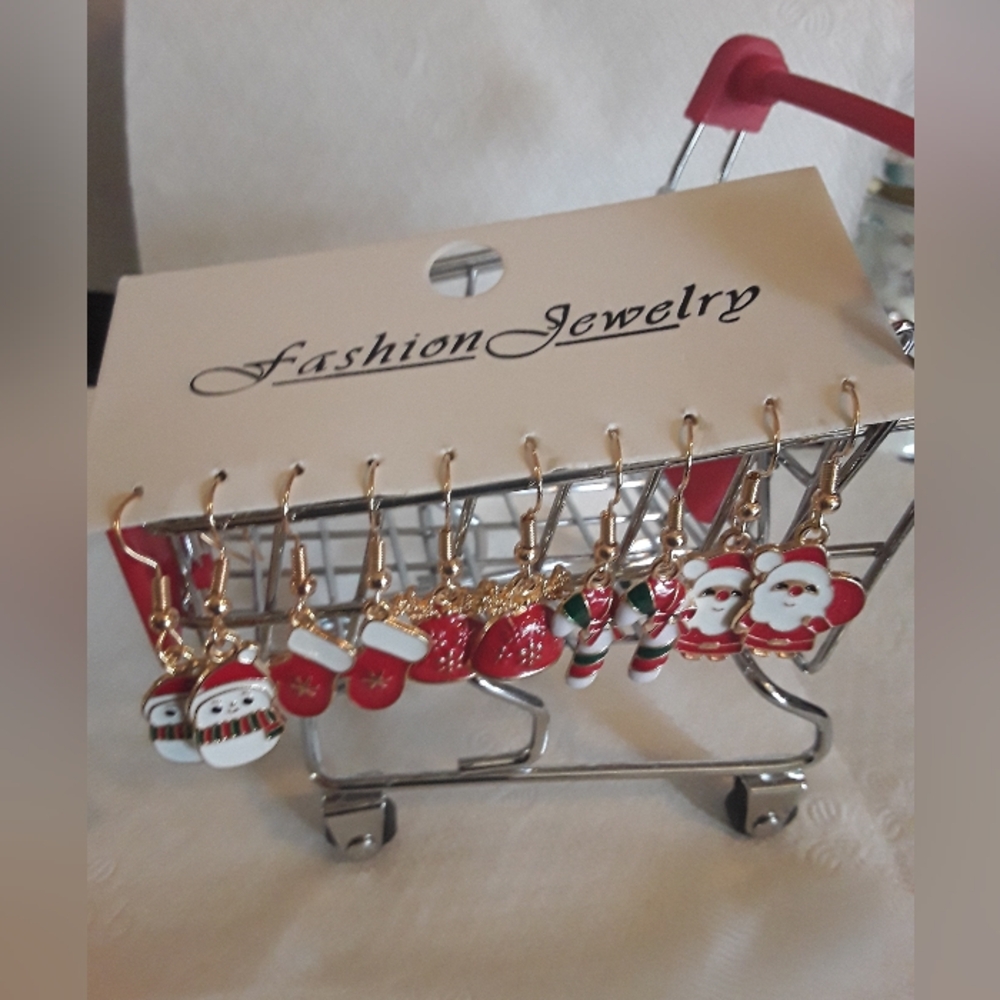 Christmas Dangle Earrings Set Of 5 Nip - image 1